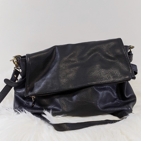 GH Bass & Co | black leather shoulder bag - Picture 1 of 7